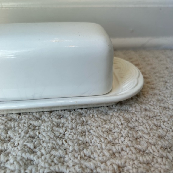 Pfaltzgraff Acadia White 1/4 lb Covered Butter Dish - Picture 16 of 16